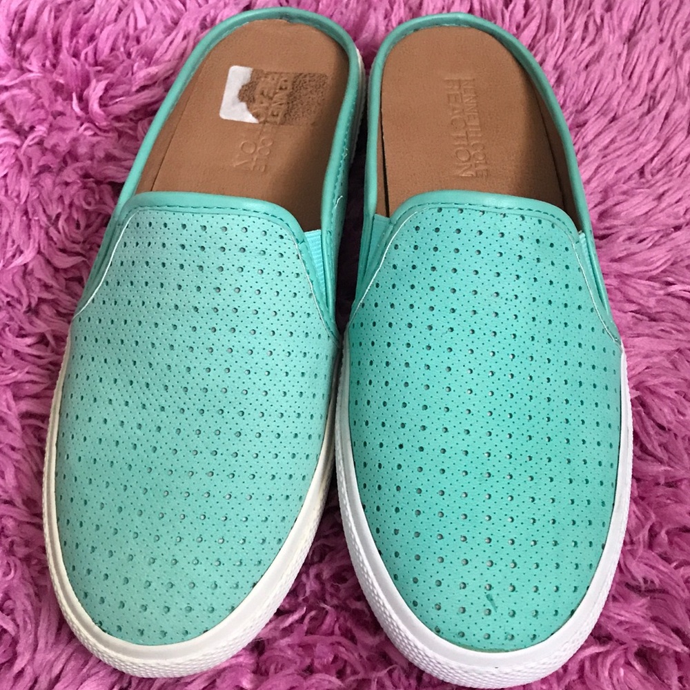 HP 🎉Kenneth Cole Reaction Turquoise Slip Ons